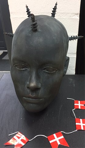 "Hovedværk" Den fantastiske kunstner har denne gang lavet bronze skulptur, værker kan ses på Youtube Henrik Busk Andersen.